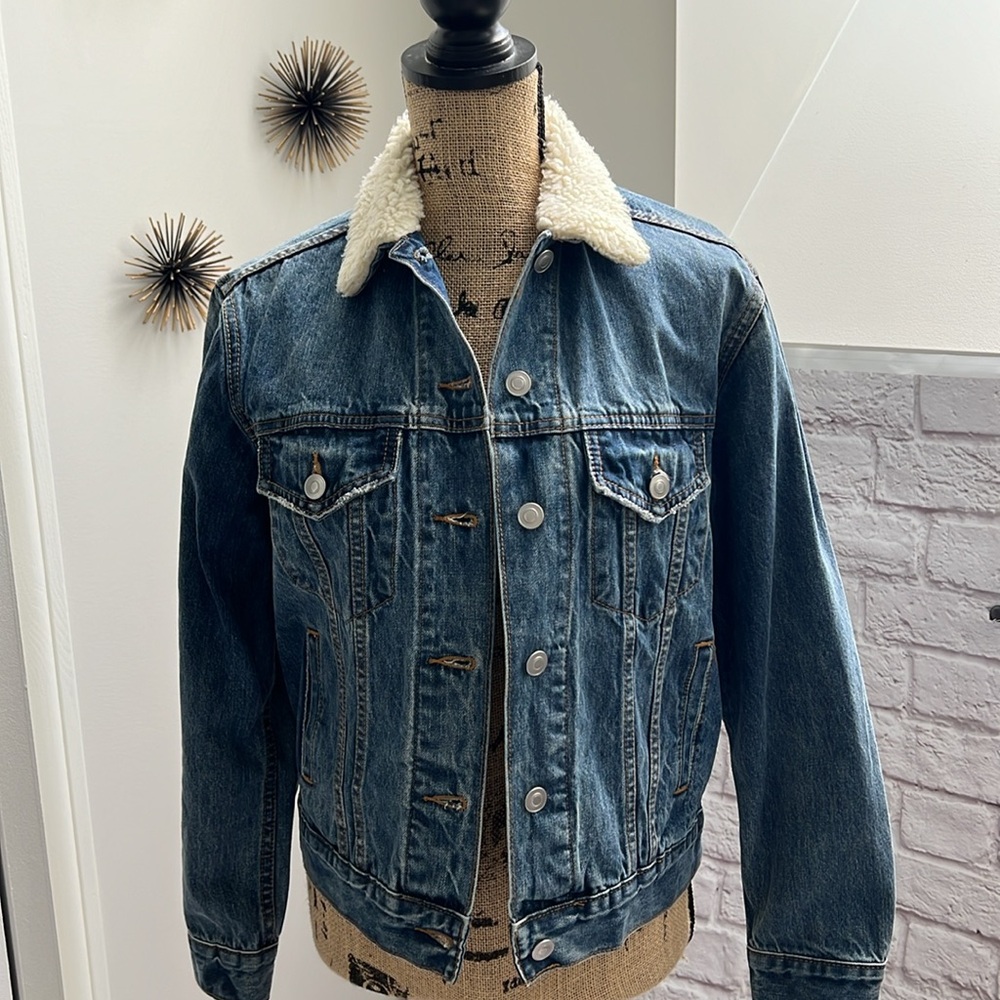 Unveil Jean jacket with faux Sherpa collar